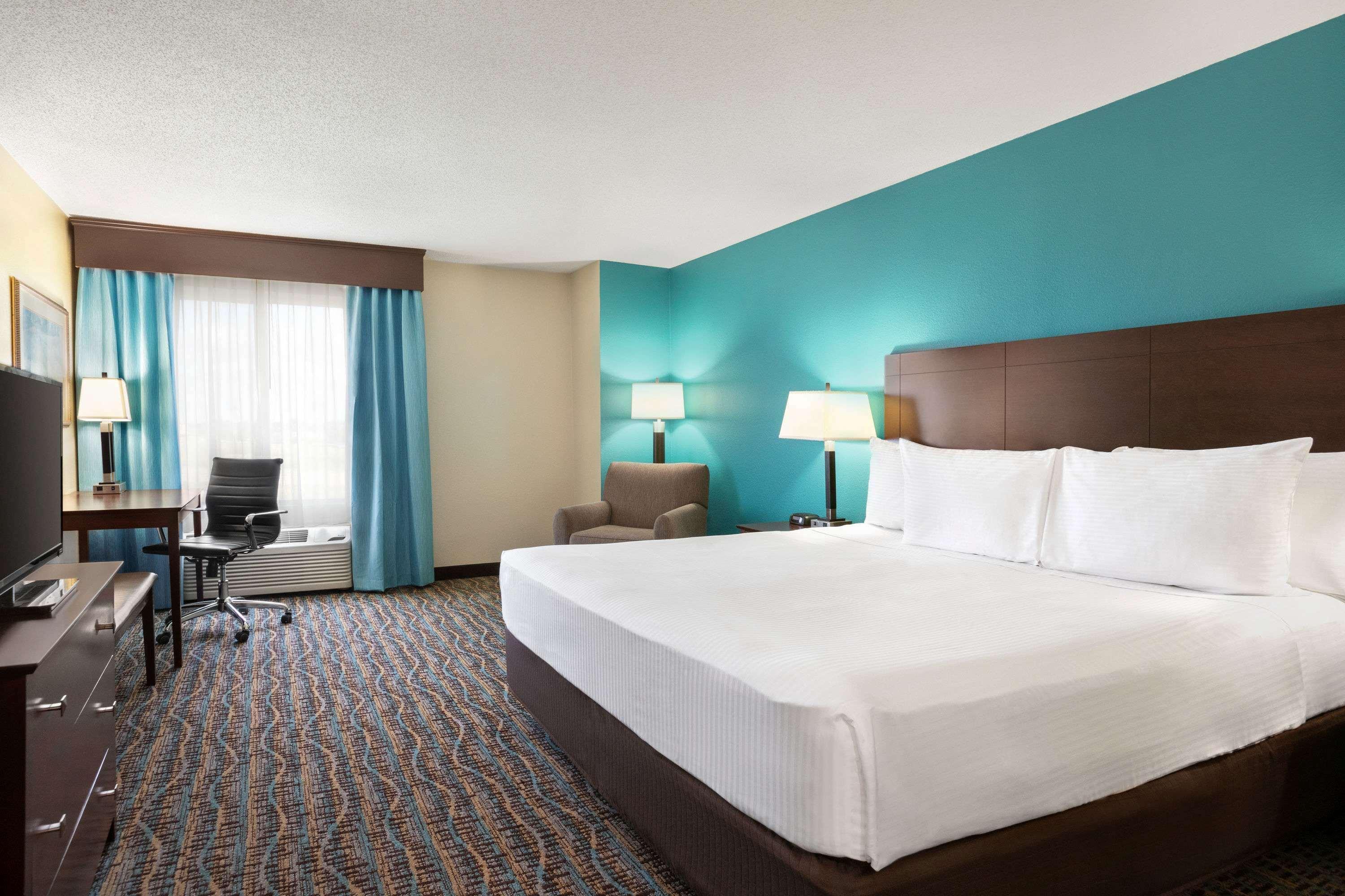 Spark By Hilton Evansville East, In Exterior photo